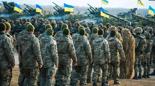 За стільки днів став звичним біль війни...