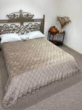 050010f8-34e8-164x220.jpg