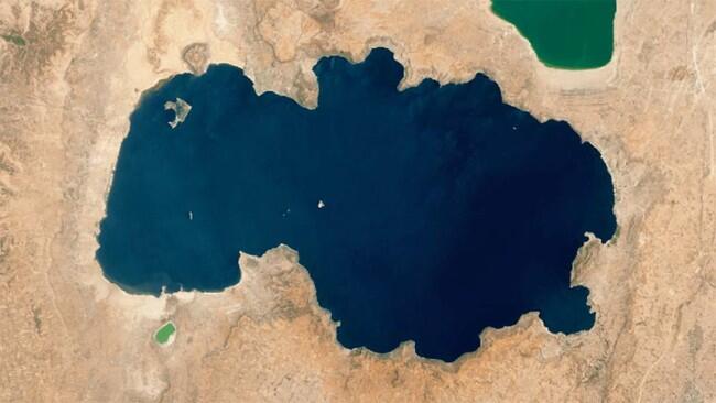 NASA показало три озера різного кольору показали із космосу – 2