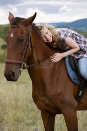 05001zq8-0b79-173x260.jpg