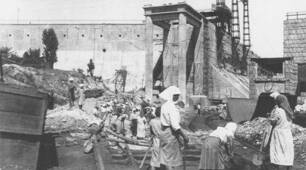 Післявоєнна відбудова і розвиток України в 1945-середині 50-х рр.