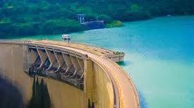 Презентація "Як люди використовують енергію води на суходолі та в морі?".