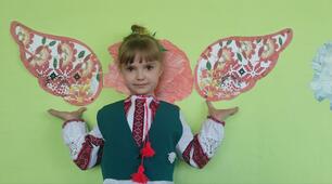 Крила - декор до Дня Вишиванки .