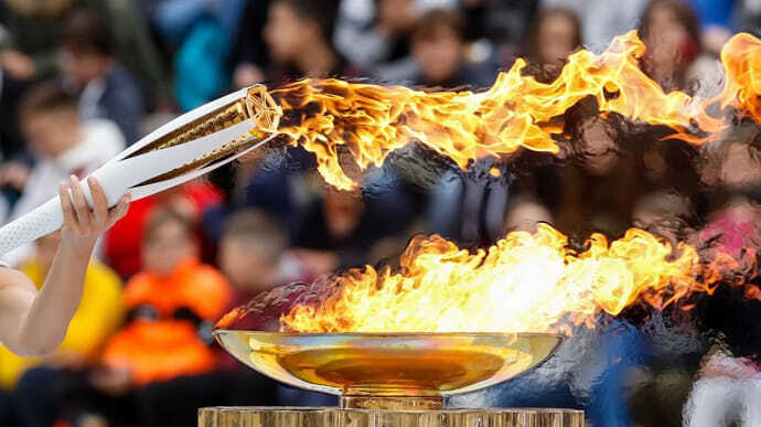 Естафета Олімпійського вогню Токіо: Глядачів просять плескати замість вигуків | Українська правда