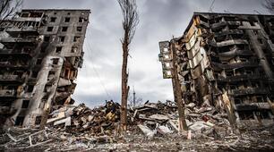 Захист життя під час обстрілів, бомбардувань. Шляхи і правила евакуації. Вибір надійного укриття. Як діяти під час завалів.