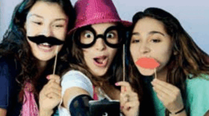 6.4 A short history of selfie