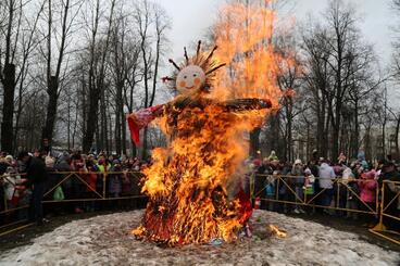 Коли і як святкувати Масляну в 2019 році зробити і спалити опудало, напекти млинців - Фермер