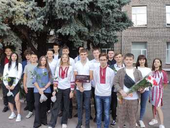Возможно, это изображение 10 человек и текст