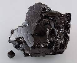 Графит. Описание, свойства, происхождение и применение минерала - Mineralpro.ru