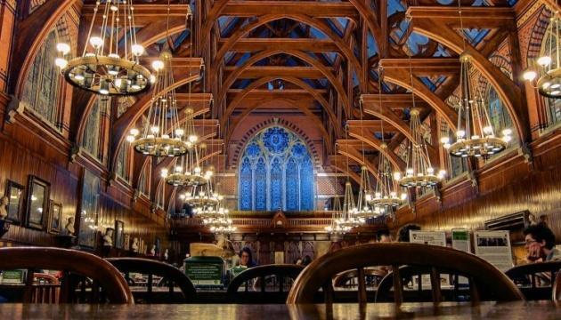 Гарвардський університет має найбільше надбагатих випускників