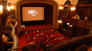 WIEDERHOLUNG. THEATER UND KINO. 
