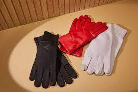 The 10 Best Touchscreen Gloves, Tested and Reviewed