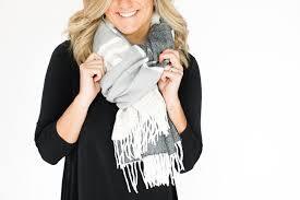 10+ Ways To Wear Your Scarves / Fall Scarf Tying Tutorial - Living in Yellow