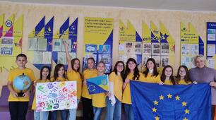 Нові активісти євроклубу "Європейська єдність"