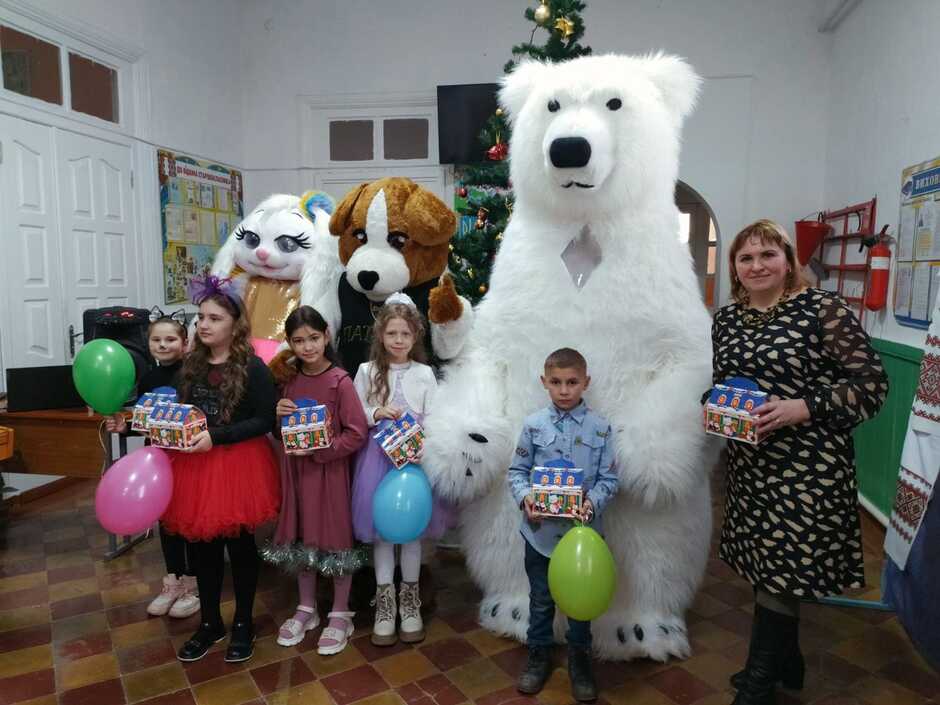 Возможно, это изображение 5 человек