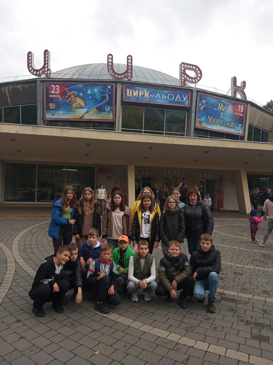 0501uf8a-81b8-940x1255.jpg
