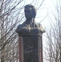 0501v7sc-ce83-207x210.jpg